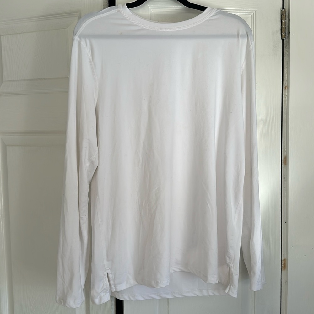 All in motion - long sleeve white tee- size L